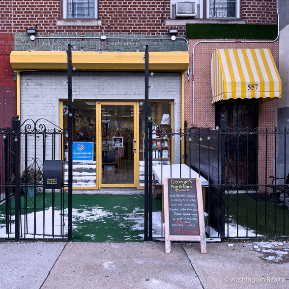 557 Rogers Ave, Brooklyn, NY for sale - Primary Photo - Image 1 of 22