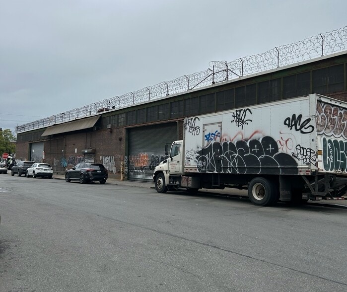 200 Stewart Ave, Brooklyn, NY for lease - Building Photo - Image 1 of 8