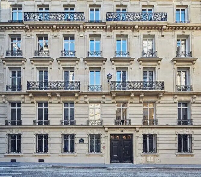 Office in Paris for sale - Building Photo - Image 1 of 11