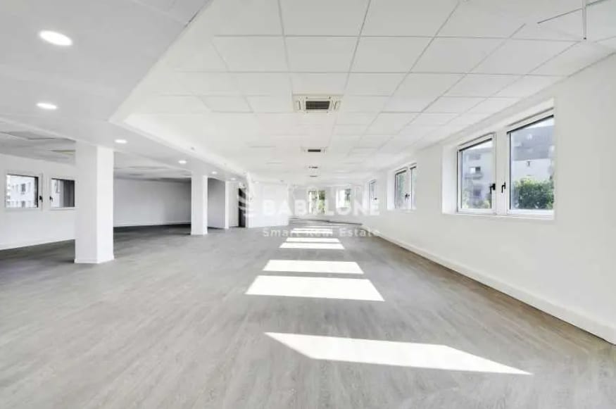 13 Rue Salomon De Rothschild, 92150 Suresnes, Suresnes 92150 - - - Interior Photo - Image 1 of 3