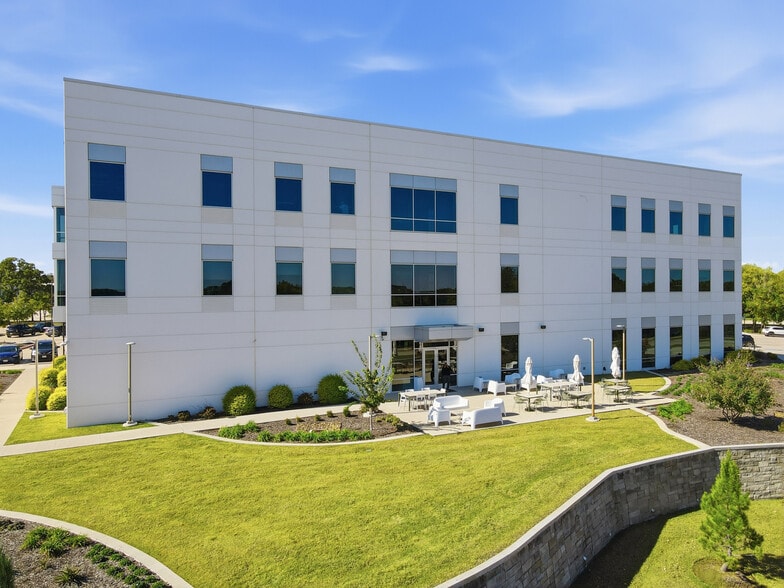 1021 Grace Ln, Southlake, TX for sale - Building Photo - Image 2 of 39