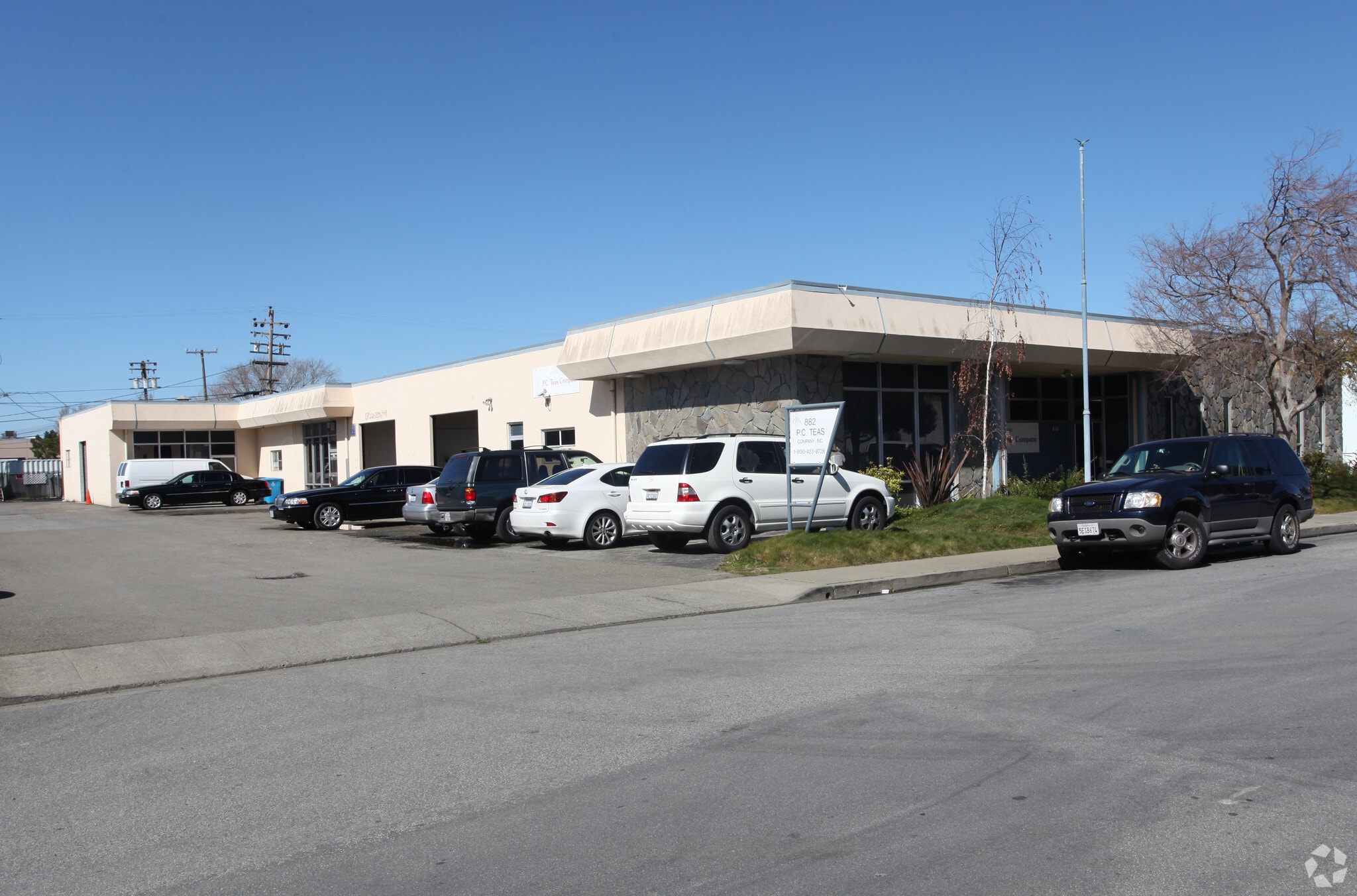 882-890 Mahler Rd, Burlingame, CA for lease Building Photo- Image 1 of 8