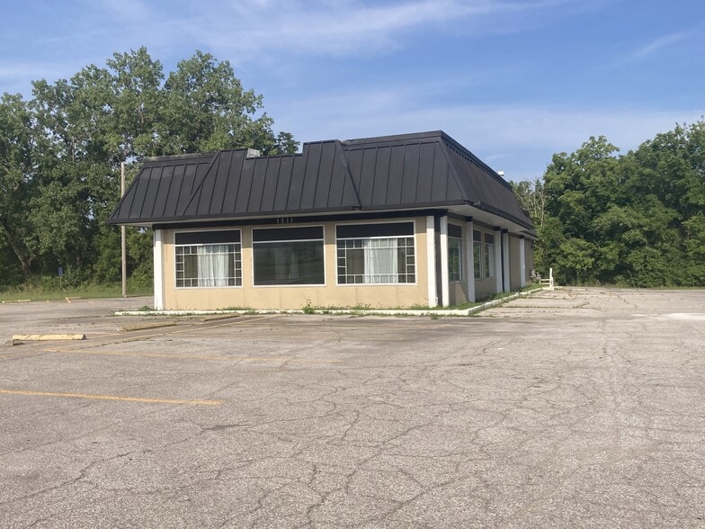 1511 N Scott Ave, Belton, MO for lease - Building Photo - Image 2 of 2