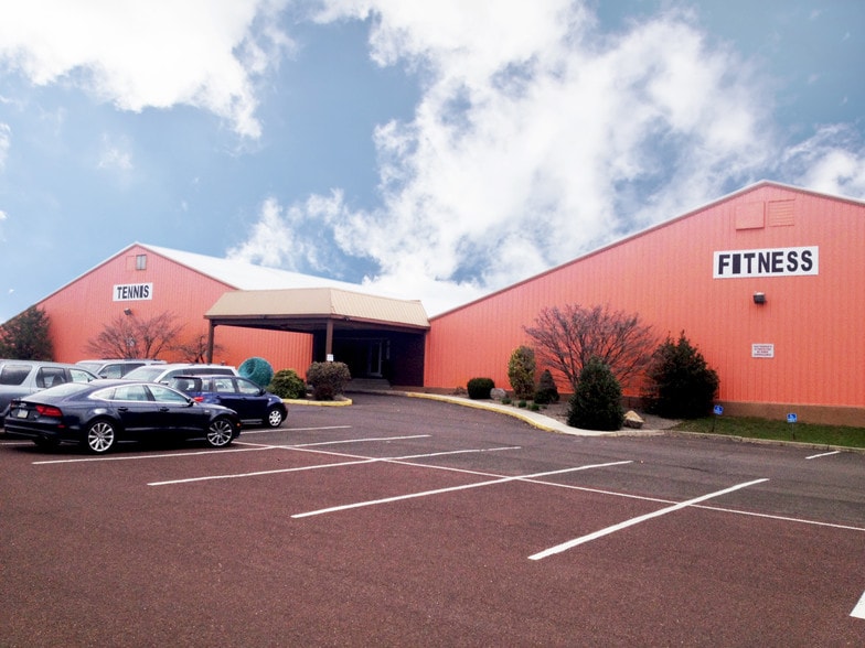 451 California Rd, Quakertown, PA for lease - Building Photo - Image 2 of 16