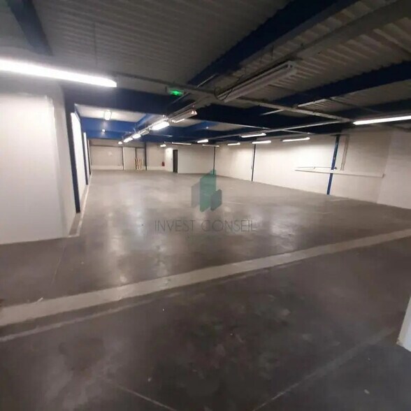 Flex in Domont for lease - Building Photo - Image 1 of 6