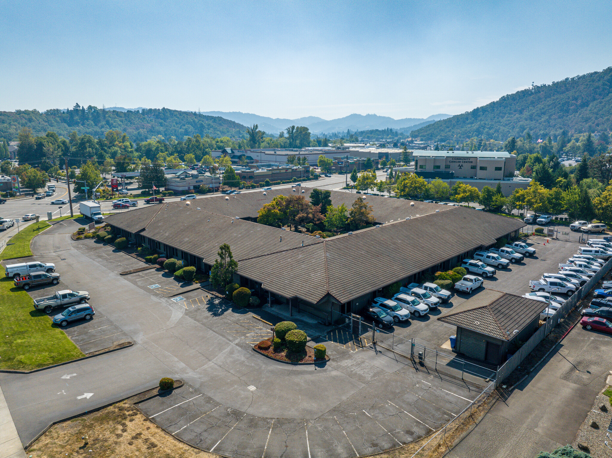 2900 NW Stewart Pky, Roseburg, OR for lease Primary Photo- Image 1 of 8