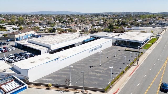 400 S Atlantic Blvd, Alhambra, CA for sale - Building Photo - Image 2 of 13