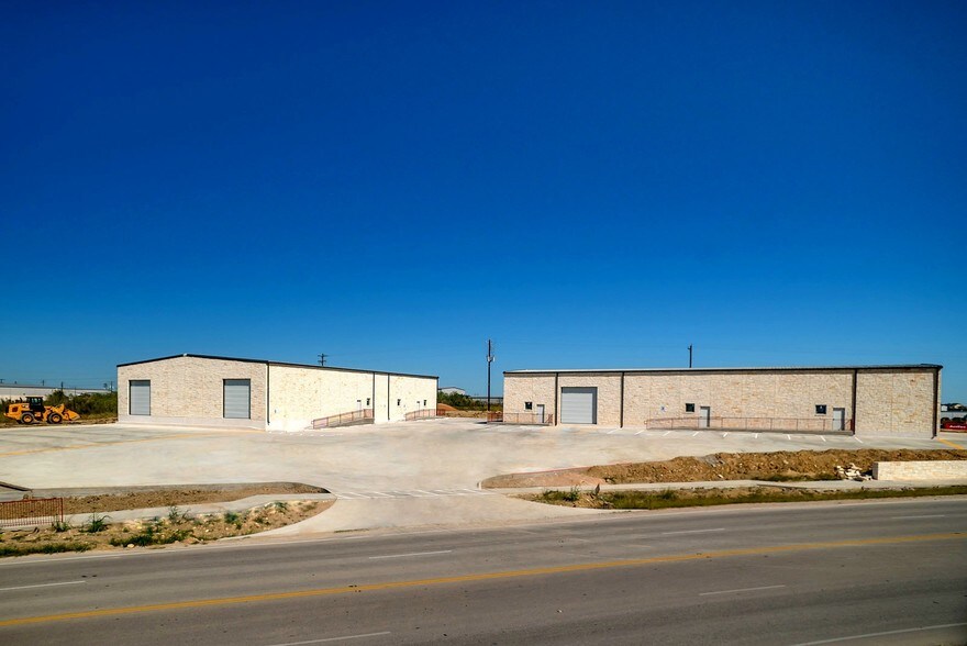 1616 Robert S. Light Blvd, Buda, TX for lease - Building Photo - Image 2 of 12