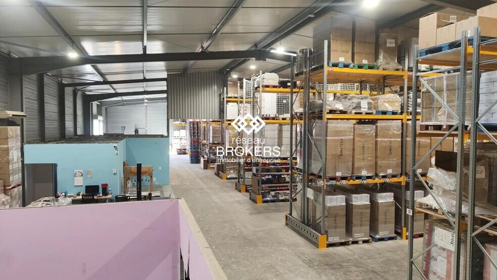 Retail in Vendres for lease - Building Photo - Image 2 of 3