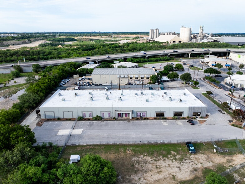 3503 Crosspoint, San Antonio, TX for lease - Building Photo - Image 1 of 5
