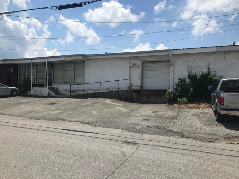 901 Willow St, Springfield, TN 37172