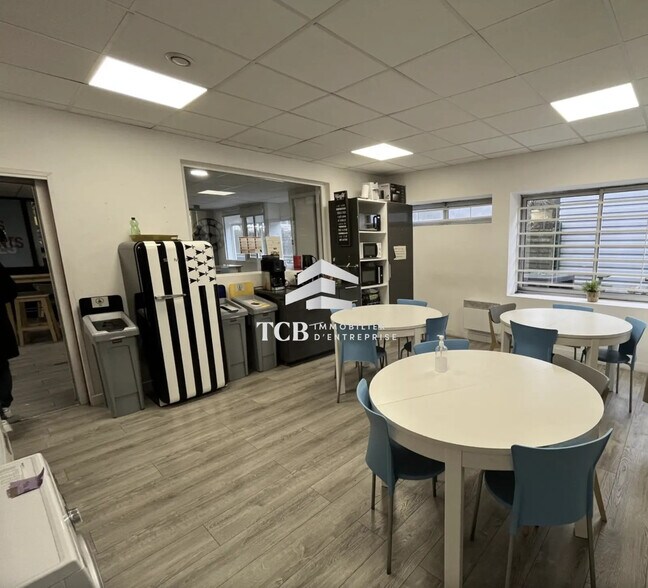 Flex in Saint-Herblain for sale - Building Photo - Image 2 of 22