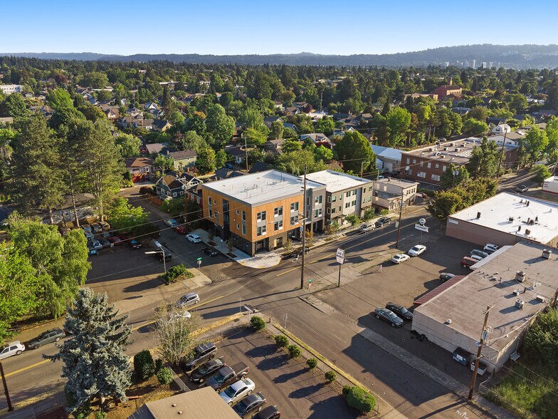 4738 SE Belmont St, Portland, OR for sale - Building Photo - Image 2 of 45