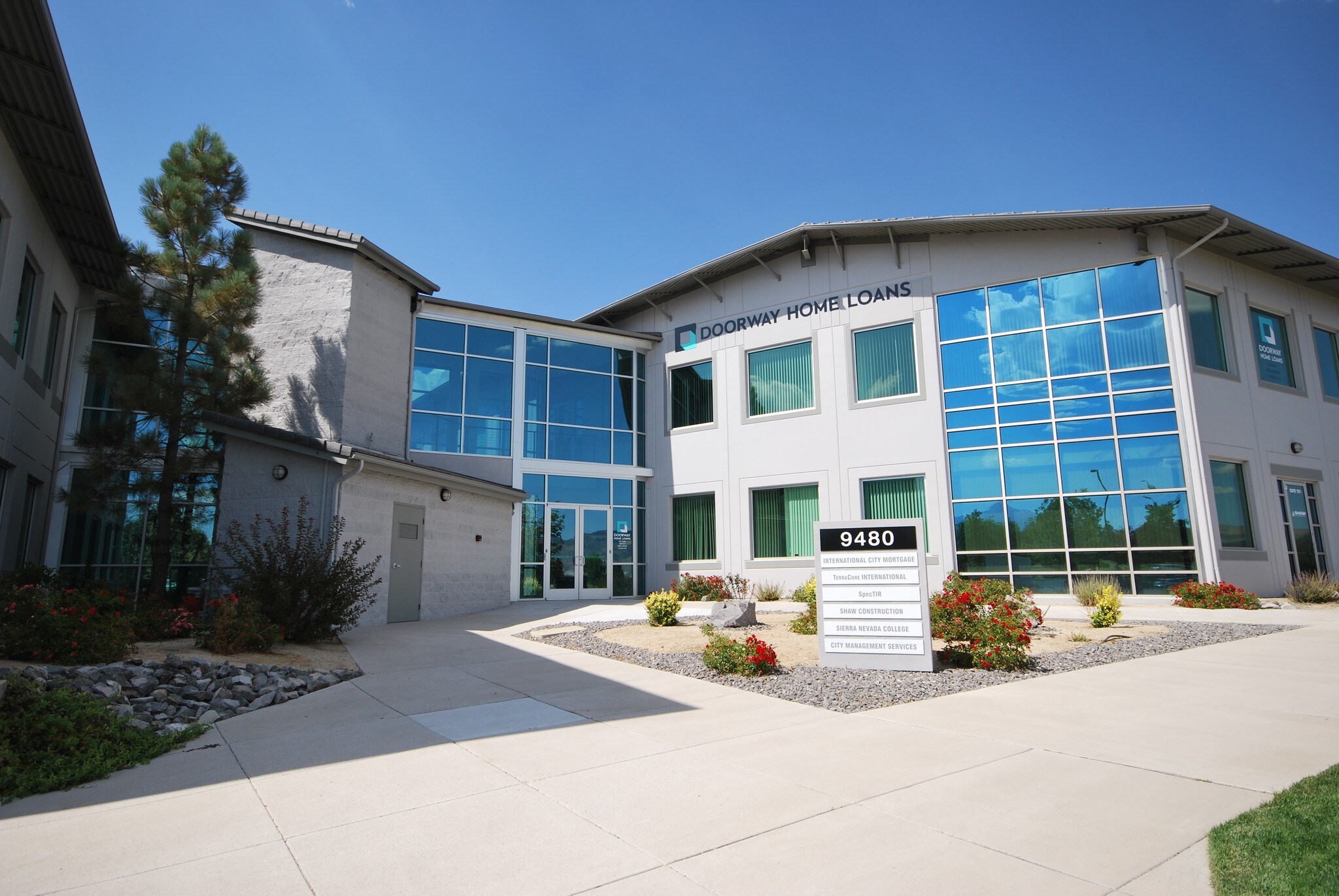 9480 Gateway Dr, Reno, NV for sale Primary Photo- Image 1 of 1