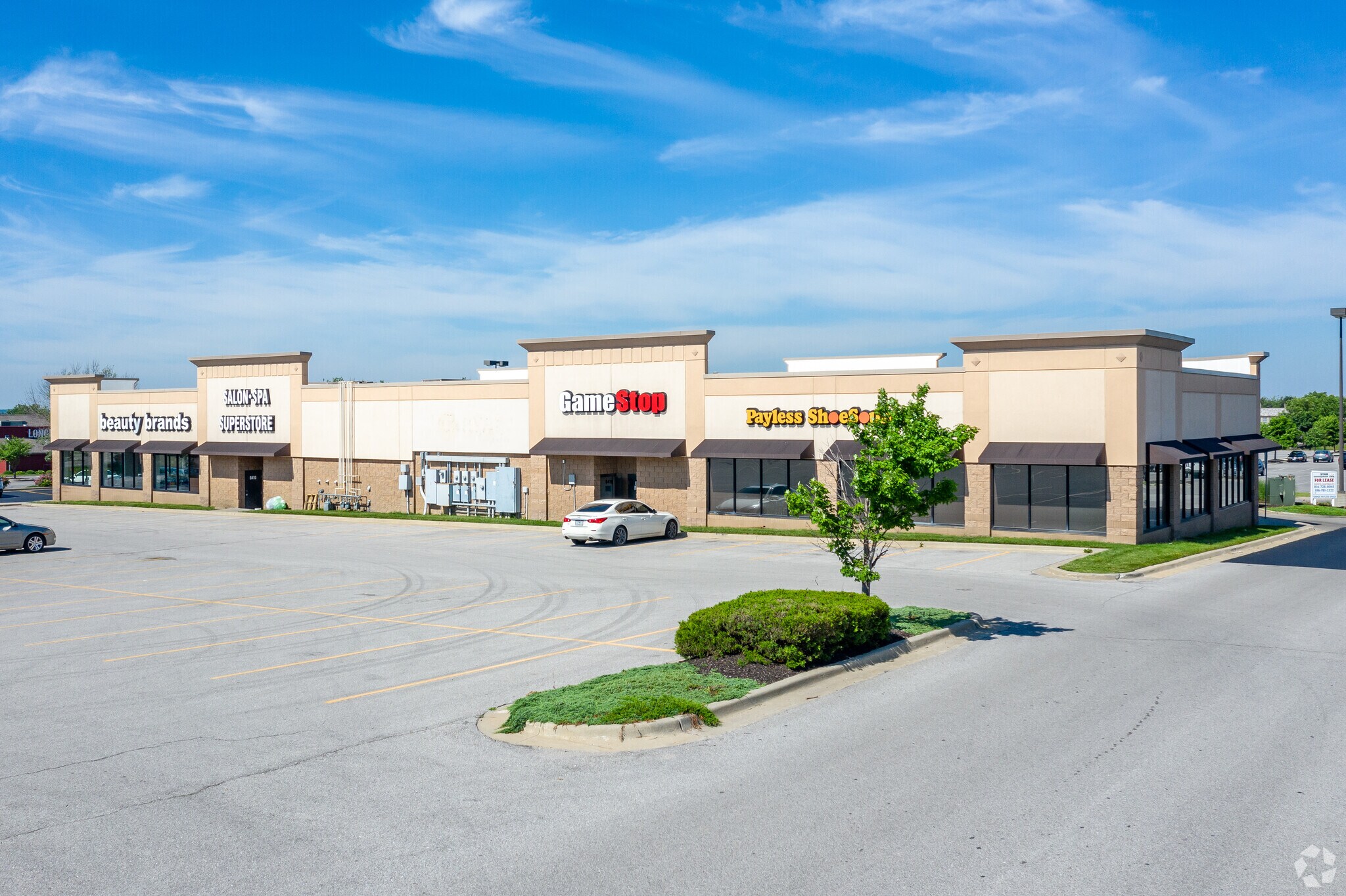 85808584 N Church Rd, Liberty, MO 64068 Wilshire Plaza