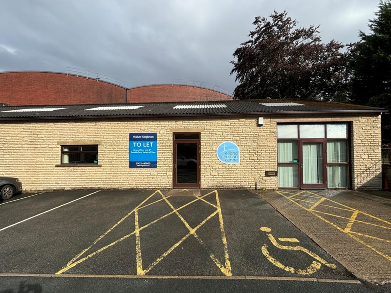 Huddersfield Rd, Elland for lease - Primary Photo - Image 1 of 1