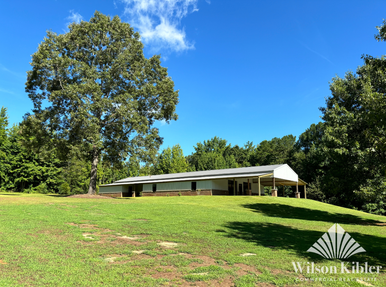 1120 Plantation Ln, Batesburg Leesville, SC for sale - Primary Photo - Image 1 of 3