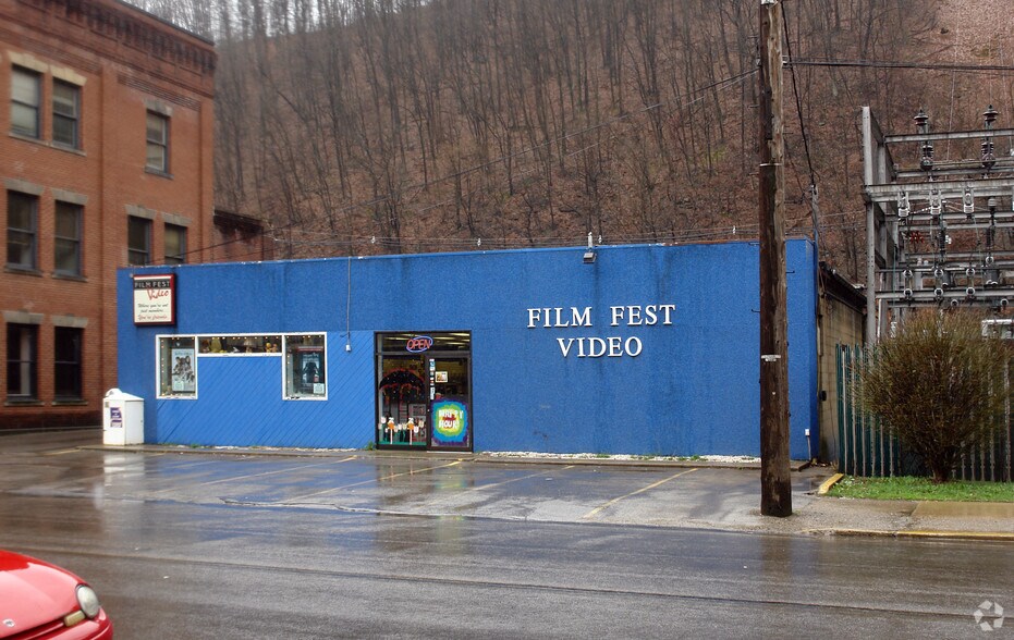 312 Seneca St, Oil City, PA 16301