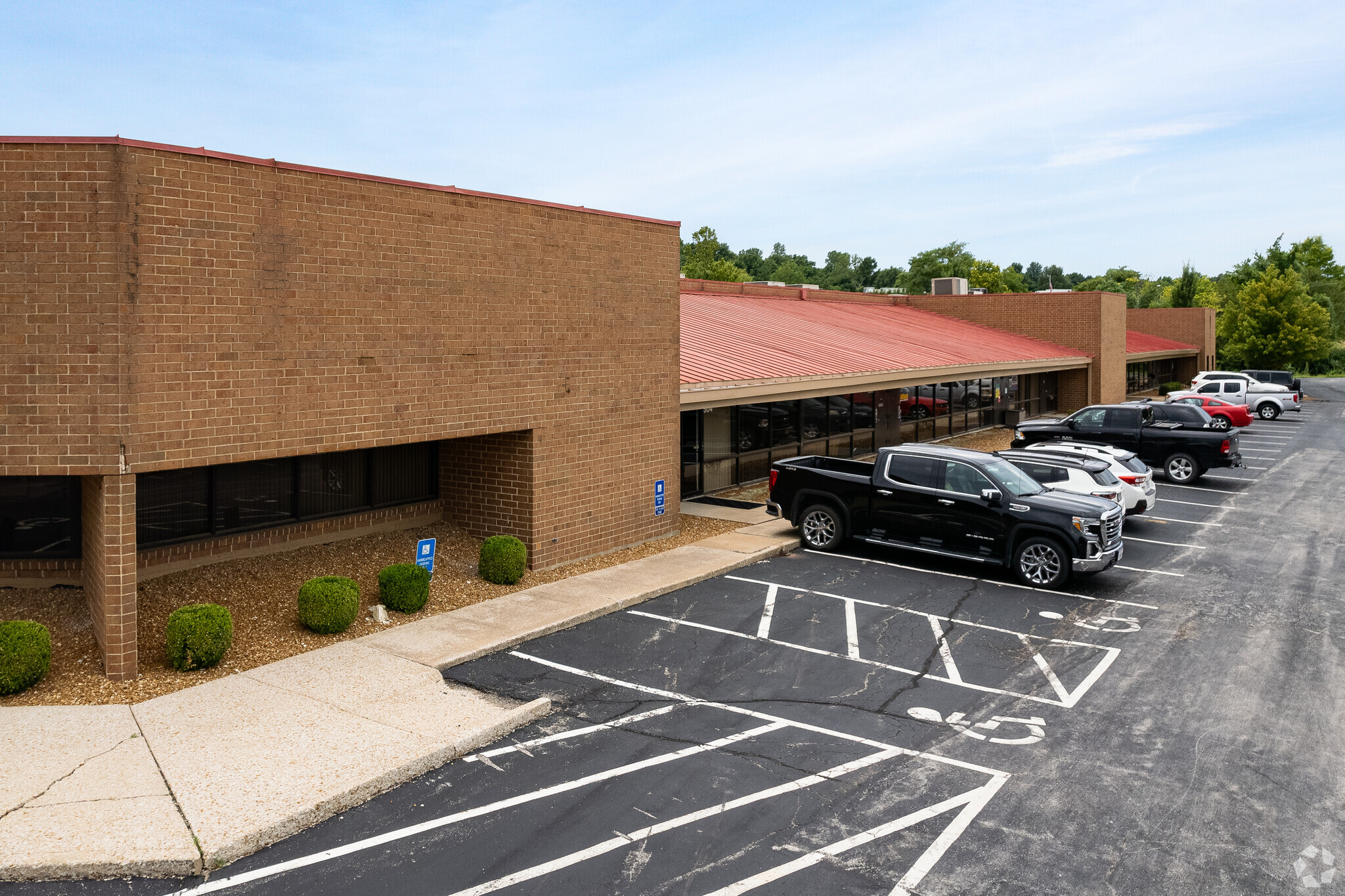 1671-1683 Larkin Williams Rd, Fenton, MO for lease Building Photo- Image 1 of 6