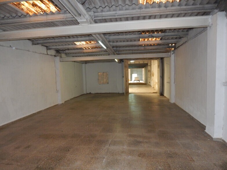 Industrial in València for sale - Building Photo - Image 1 of 6