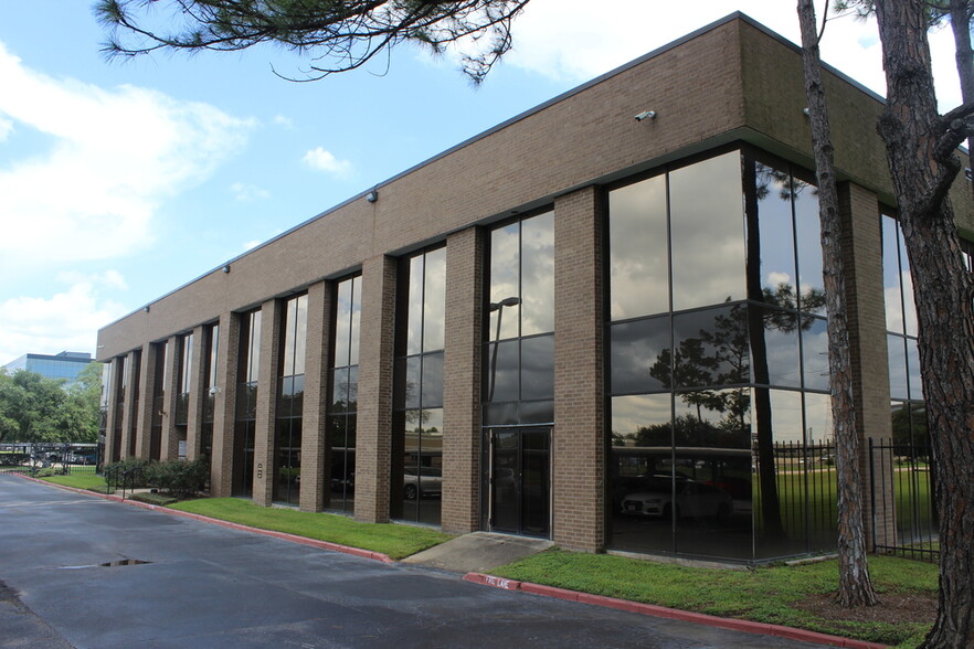 15835 Park Ten Place Dr, Houston, TX for lease - Building Photo - Image 1 of 5