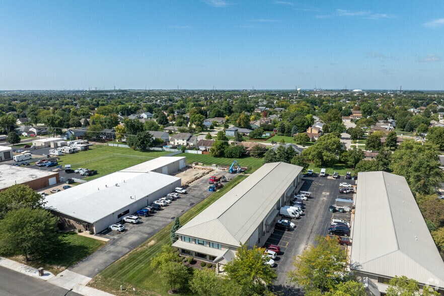 403 Earl Rd, Shorewood, IL for sale - Building Photo - Image 1 of 1