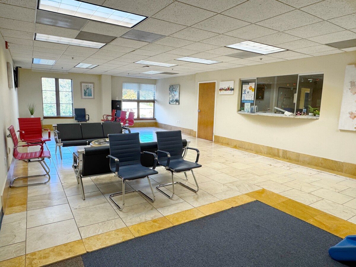 8609 Sudley Rd, Manassas, VA 20110 - Unit 203 - - Interior Photo - Image 2 of 12
