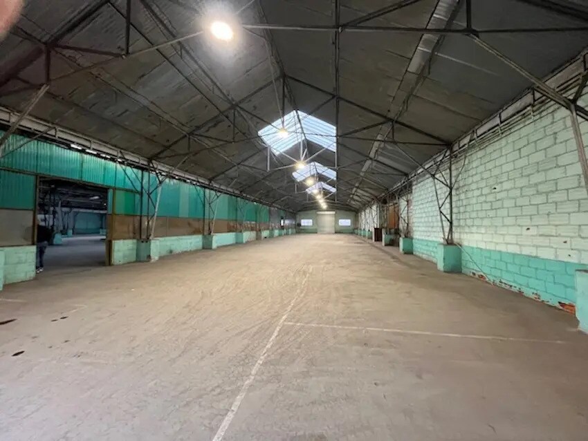 Flex in Mably for lease Interior Photo- Image 1 of 7