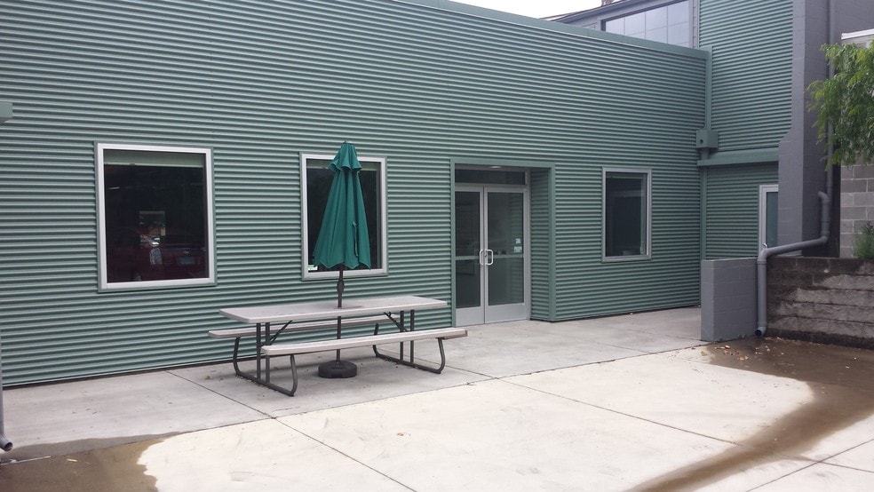 2544 NW Upshur St, Portland, OR for lease - Building Photo - Image 3 of 4