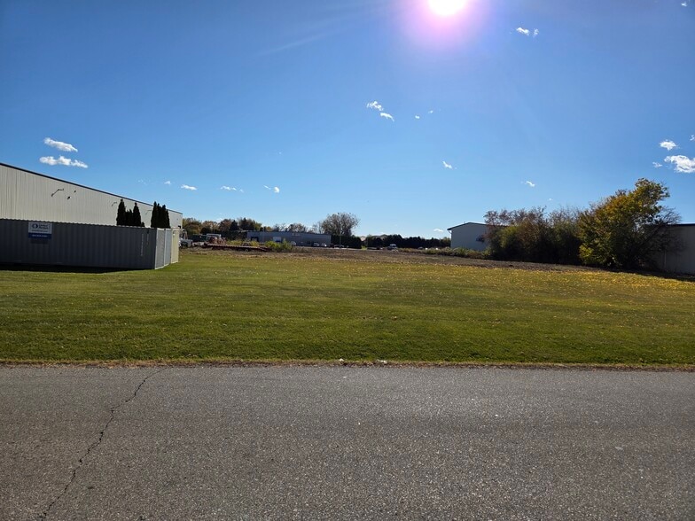 Industrial Investment Portfolio portfolio of 3 properties for sale on LoopNet.com - Building Photo - Image 2 of 13