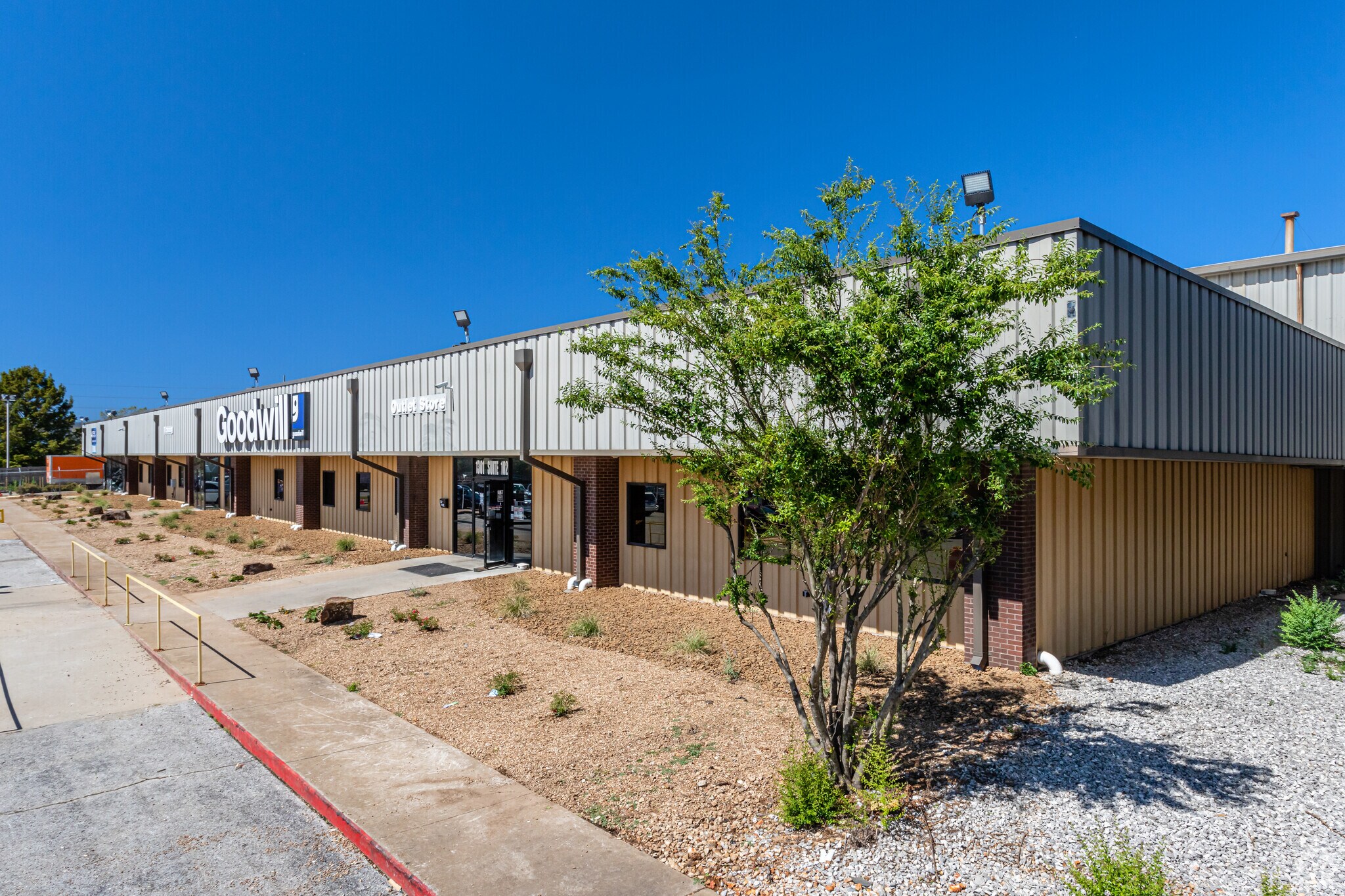 1301 N Dixieland Rd, Rogers, AR for sale Primary Photo- Image 1 of 1