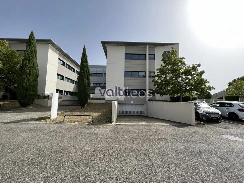 Office in Blagnac for lease - Building Photo - Image 2 of 11