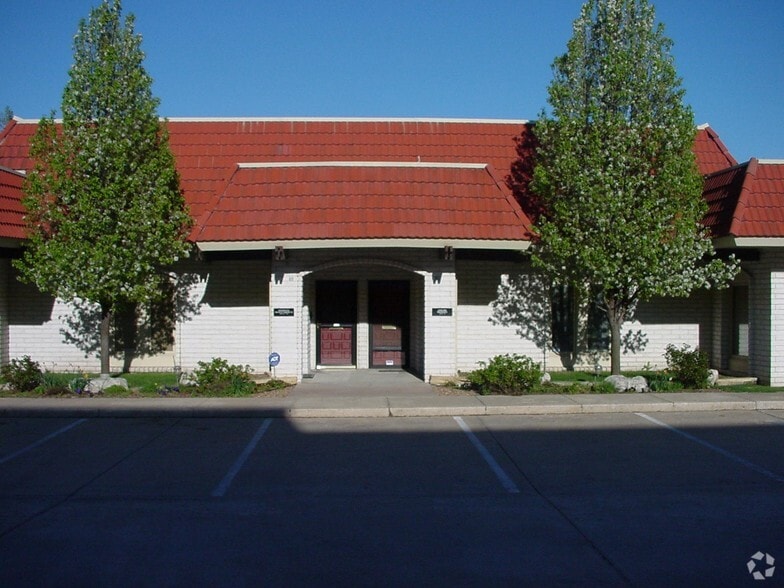 8150 E Douglas Ave, Wichita, KS for lease - Building Photo - Image 3 of 13