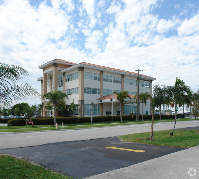 900 N Federal Hwy, Hallandale Beach, FL 33009 | LoopNet