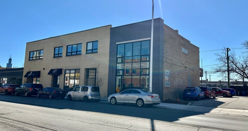 2041-2049 W Grand Ave, Chicago, IL for lease - Building Photo - Image 2 of 5
