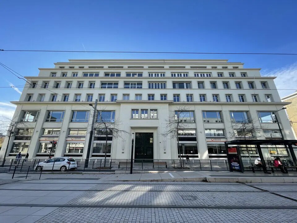 Vente Bureaux 1 368 m² - Photo 1