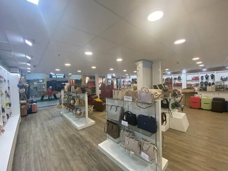 Retail in Montivilliers for lease - Building Photo - Image 3 of 7