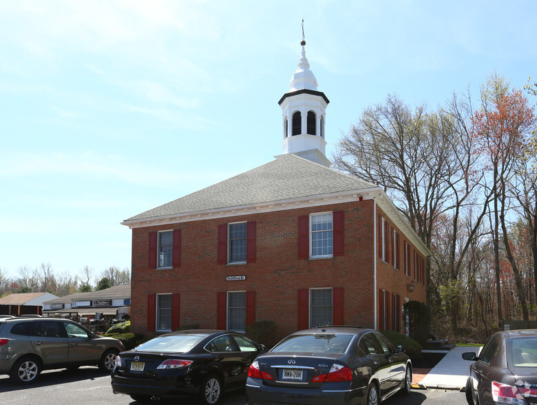 520 Stokes Rd, Medford, NJ for sale - Primary Photo - Image 1 of 1