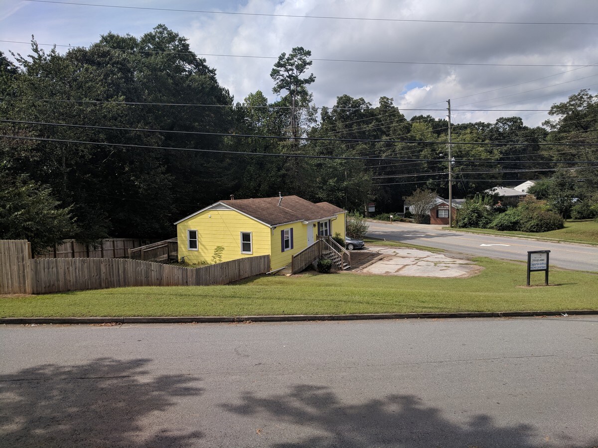 194 SE Powers Ferry Rd, Marietta, GA 30067