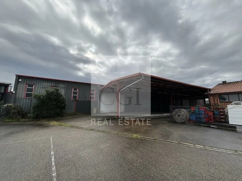 Flex in Civrieux-d'Azergues for sale - Building Photo - Image 3 of 12