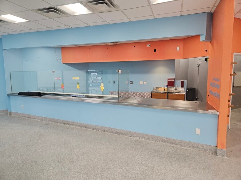 7353 Melrose Ave, Los Angeles, CA for lease - Building Photo - Image 3 of 7