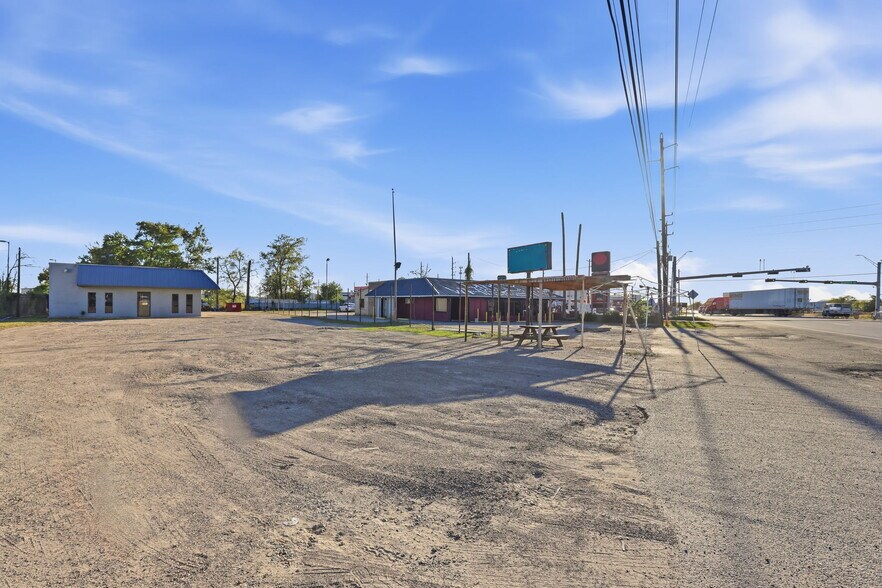 17422 Beaumont Hwy, Houston, TX for sale - Building Photo - Image 3 of 15