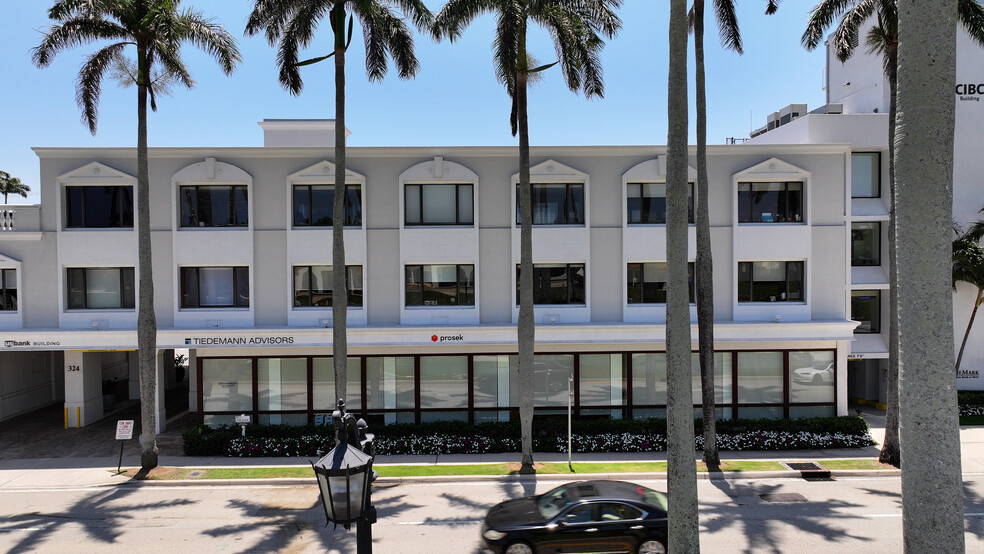 324 Royal Palm Way, Palm Beach, FL for lease - Building Photo - Image 3 of 7