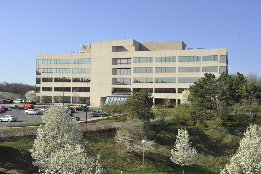 5500 Corporate Dr, Pittsburgh, PA for lease - Building Photo - Image 1 of 4