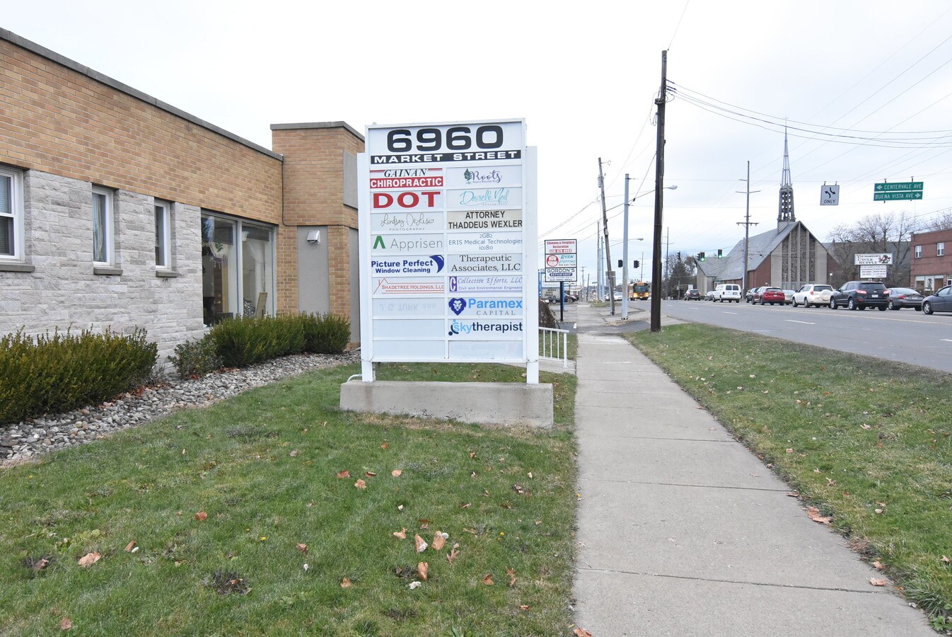 6960 Market St, Youngstown, OH 44512