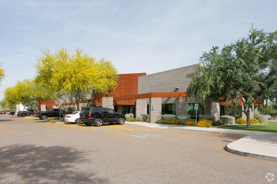 4220 E McDowell Rd, Mesa, AZ for lease - Primary Photo - Image 1 of 18