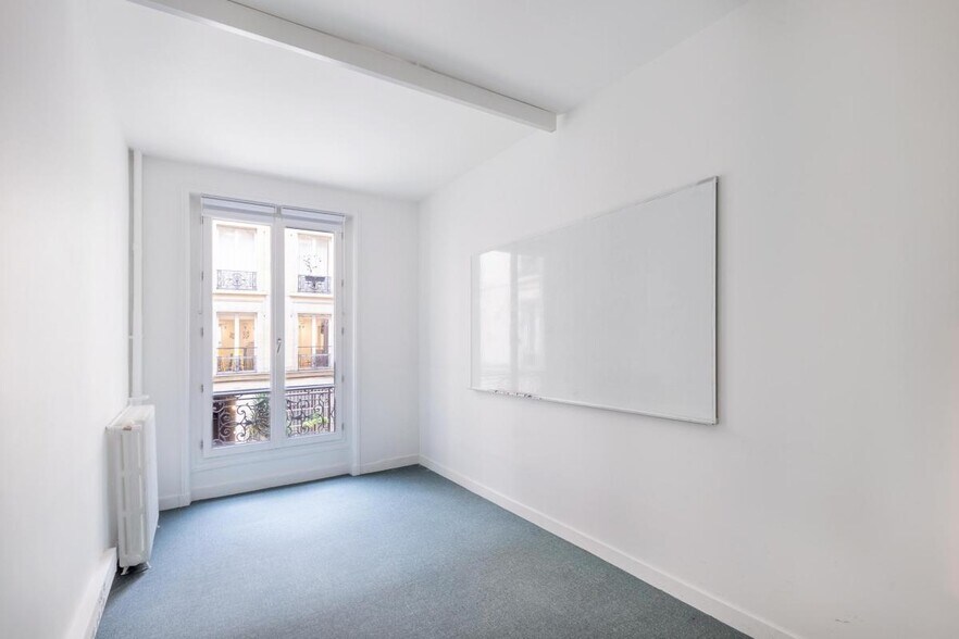 Office in Paris for lease - Building Photo - Image 3 of 14