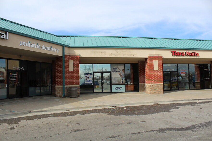 10902-10940 N Parallel St, Kansas City, KS for lease - Building Photo - Image 2 of 6