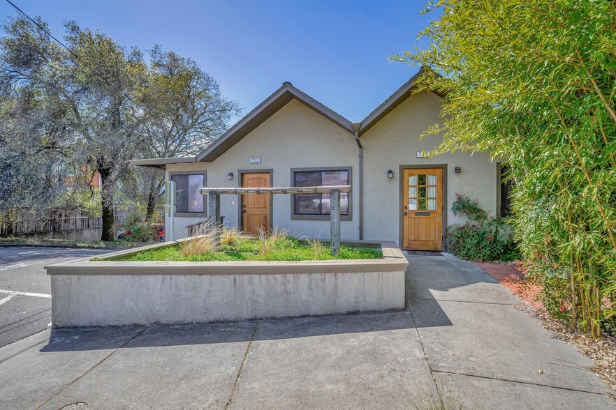 733 Healdsburg Ave, Healdsburg, CA for sale - Building Photo - Image 1 of 35