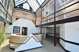 Oakwood Clos, Barnstaple for lease Interior Photo- Image 1 of 7